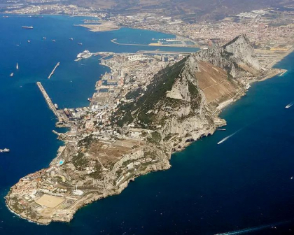 Marea Britanie a recunoscut oficial Gibraltarul ca oras desi statutul ii fusese acordat de regina Victoria Marea Britanie a recunoscut oficial Gibraltarul ca oras desi statutul ii fusese acordat de regina Victoria