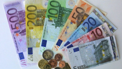 Curs valutar BNM pentru 2 septembrie. Cat costa astazi un euro si un dolar - FOTO