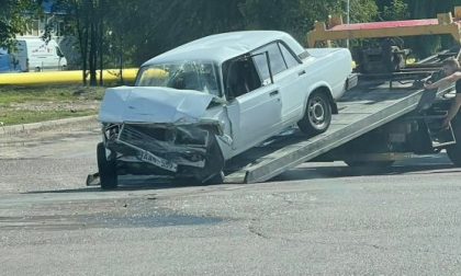 Un automobil - facut zob, in urma unui accident, in capitala. Precizarile politiei Un automobil - facut zob, in urma unui accident, in capitala. Precizarile politiei