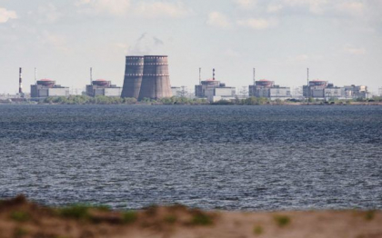 Raportul AIEA solicita „de urgenta” o „zona de siguranta” in jurul centralei nucleare Zaporojie pentru „prevenirea unui accident nuclear”: „Pilonii de siguranta au fost compromisi”
Raportul AIEA solicita „de urgenta” o „zona de siguranta” in jurul centralei nucleare Zaporojie pentru „prevenirea unui accident nuclear”: „Pilonii de siguranta au fost compromisi”