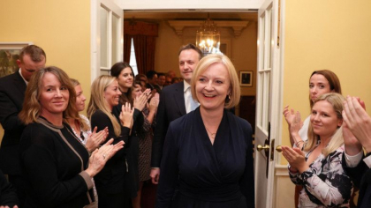 Aplauze, ironii si insulte - reactiile internationale la numirea lui Liz Truss in functia de premier al guvernului britanic Aplauze, ironii si insulte - reactiile internationale la numirea lui Liz Truss in functia de premier al guvernului britanic