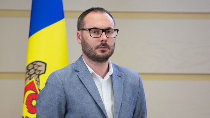 Sergiu Litvinenco, despre finalizare urmarii penale in lipsa lui Vladimir Plahotniuc: „Nimeni nu este mai presus de lege” Sergiu Litvinenco, despre finalizare urmarii penale in lipsa lui Vladimir Plahotniuc: „Nimeni nu este mai presus de lege”