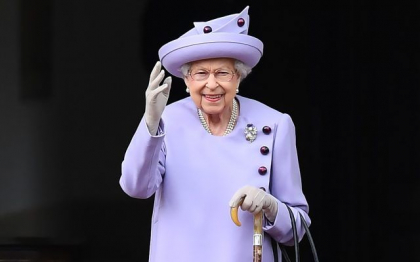 LIVE. Regina Elisabeta a II-a se afla sub supraveghere medicala, dupa ce medicii au devenit ingrijorati pentru starea de sanatate a suveranei. Printul Charles, William si Harry merg la castelul Balmoral
LIVE. Regina Elisabeta a II-a se afla sub supraveghere medicala, dupa ce medicii au devenit ingrijorati pentru starea de sanatate a suveranei. Printul Charles, William si Harry merg la castelul Balmoral