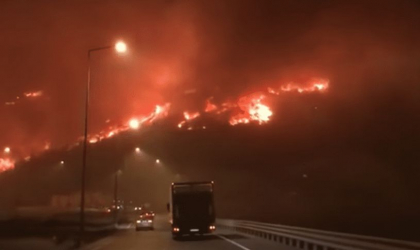 Incendiu de proportii in sudul Turciei. Peste 1.000 de persoane, evacuate - VIDEO Incendiu de proportii in sudul Turciei. Peste 1.000 de persoane, evacuate - VIDEO