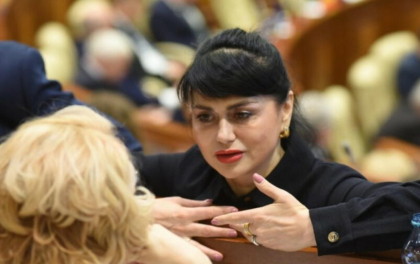 Ultima ora. Perchezitii la fostul deputat PSRM, Alla Dolinta