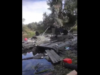 „Contraatac” rusesc in Harkov: Mai multe blindate amfibii s-au impotmolit in raul Donetk - VIDEO „Contraatac” rusesc in Harkov: Mai multe blindate amfibii s-au impotmolit in raul Donetk - VIDEO