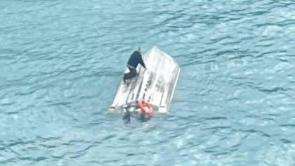 Cinci persoane au murit dupa ce barca in care se aflau ar fi fost lovita de o balena - FOTO Cinci persoane au murit dupa ce barca in care se aflau ar fi fost lovita de o balena - FOTO