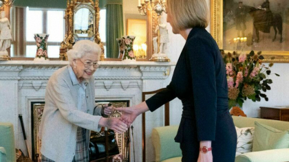 Povestea din spatele ultimei fotografii cu regina Elisabeta a II-a Povestea din spatele ultimei fotografii cu regina Elisabeta a II-a