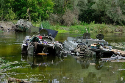 Ucraina face bilantul castigurilor din ultimele zile pe front: Peste 3.000 de km patrati eliberati, zeci de tancuri, armament si munitie abandonate de rusii care s-au retras in Donetk - FOTO Ucraina face bilantul castigurilor din ultimele zile pe front: Peste 3.000 de km patrati eliberati, zeci de tancuri, armament si munitie abandonate de rusii care s-au retras in Donetk - FOTO