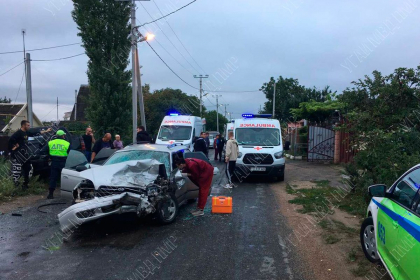 Accident grav la Tiraspol. Cinci persoane - transportate la spital, dupa ce doua automobile s-au lovit violent - FOTO Accident grav la Tiraspol. Cinci persoane - transportate la spital, dupa ce doua automobile s-au lovit violent - FOTO