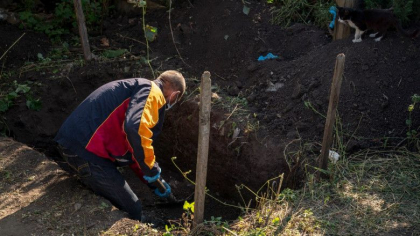 Cadavre cu urme de tortura, gasite in localitatile ucrainene de unde rusii au fugit