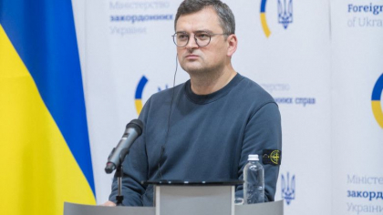 Dmitro Kuleba cearta Germania pentru ca nu a trimis tancuri Leopard Ucrainei: „Berlinul ne ofera doar frici abstracte si scuze”
Dmitro Kuleba cearta Germania pentru ca nu a trimis tancuri Leopard Ucrainei: „Berlinul ne ofera doar frici abstracte si scuze”