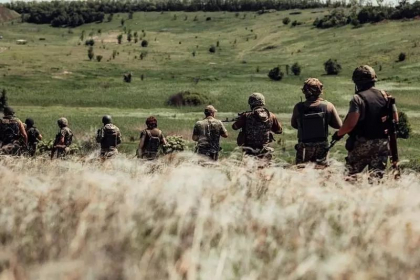 Soldatii ucraineni au capturat unul dintre „dinozaurii” armatei ruse - FOTO Soldatii ucraineni au capturat unul dintre „dinozaurii” armatei ruse - FOTO