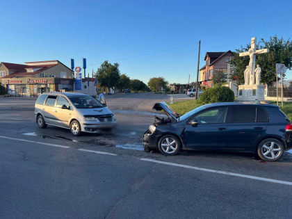 O femeie a ajuns la spital, dupa ce masina in care se afla a fost lovita de un alt automobil condus de un barbat baut, la Anenii Noi O femeie a ajuns la spital, dupa ce masina in care se afla a fost lovita de un alt automobil condus de un barbat baut, la Anenii Noi