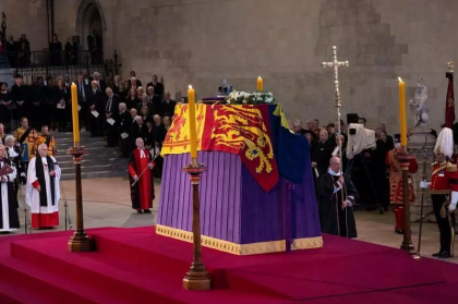 Invitati controversati si protocol: Bataia de cap diplomatica de la funeraliile Elisabetei a II-a