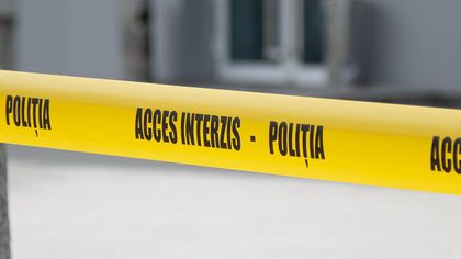 Un barbat - gasit spanzurat in curtea casei, la Falesti. Ce spune sora acestuia Un barbat - gasit spanzurat in curtea casei, la Falesti. Ce spune sora acestuia