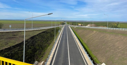 Lucrarile de constructie de pe drumul de ocolire a orasului Comrat vor fi finalizate in scurt timp. Cum arata soseaua si cele sase poduri - FOTO Lucrarile de constructie de pe drumul de ocolire a orasului Comrat vor fi finalizate in scurt timp. Cum arata soseaua si cele sase poduri - FOTO