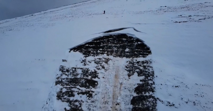 Imagini spectaculoase din Carpatii ucraineni. Zapada a ajuns pana la 80 de cm - VIDEO Imagini spectaculoase din Carpatii ucraineni. Zapada a ajuns pana la 80 de cm - VIDEO