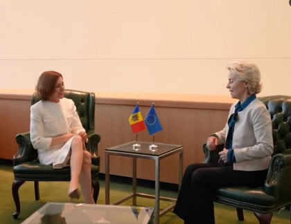 Presedintele Comisiei Europene, Ursula von der Leyen: „Lucram pentru aderarea Republicii Moldova la Uniunea Europeana” - VIDEO Presedintele Comisiei Europene, Ursula von der Leyen: „Lucram pentru aderarea Republicii Moldova la Uniunea Europeana” - VIDEO