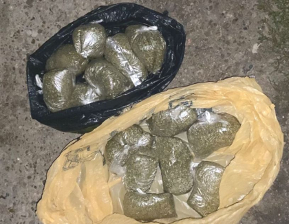 Trei barbati din Ialoveni si Chisinau - retinuti pentru cresterea si vanzarea marijuanei. Ce au gasit oamenii legii in urma perchezitiilor Trei barbati din Ialoveni si Chisinau - retinuti pentru cresterea si vanzarea marijuanei. Ce au gasit oamenii legii in urma perchezitiilor