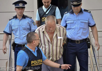 Cazul Caracal: Gheorghe Dinca, acuzat de uciderea a doua adolescente din Romania - condamnat la 30 de ani de inchisoare in prima instanta Cazul Caracal: Gheorghe Dinca, acuzat de uciderea a doua adolescente din Romania - condamnat la 30 de ani de inchisoare in prima instanta