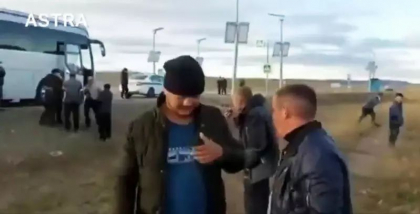 Cum arata mobilizarea „partiala” in Rusia: Barbati bauti ce se iau la bataie, preoti cu apa sfintita si suspiciuni de epurare etnica - VIDEO Cum arata mobilizarea „partiala” in Rusia: Barbati bauti ce se iau la bataie, preoti cu apa sfintita si suspiciuni de epurare etnica - VIDEO