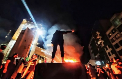 Protestele continua in Iran, in ciuda represiunii. Zeci de morti, sute de arestari, fortele de securitate trag cu munitie de razboi - VIDEO Protestele continua in Iran, in ciuda represiunii. Zeci de morti, sute de arestari, fortele de securitate trag cu munitie de razboi - VIDEO