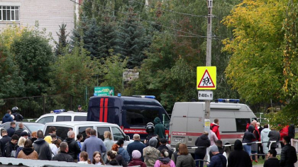 Numarul mortilor in urma atacului armat de la o scoala din centrul Rusiei a crescut la 17
Numarul mortilor in urma atacului armat de la o scoala din centrul Rusiei a crescut la 17