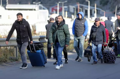 Exod din Rusia: Moscova anunta ca alcatuieste liste cu cei care pleaca si face o amenintare mai putin obisnuita Exod din Rusia: Moscova anunta ca alcatuieste liste cu cei care pleaca si face o amenintare mai putin obisnuita