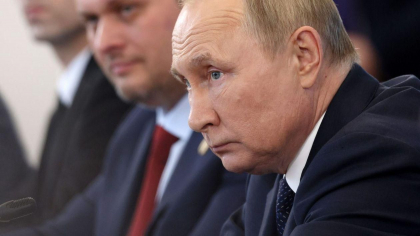 Expert militar: Armele nucleare ale lui Putin sunt vechi si neintretinute si ar putea exploda chiar in Rusia
Expert militar: Armele nucleare ale lui Putin sunt vechi si neintretinute si ar putea exploda chiar in Rusia