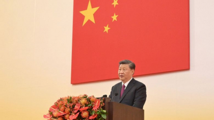 Prima aparitie in public a lui Xi Jinping dupa zvonurile unei lovituri de stat. El a admirat fotografiile cu el insusi la o expozitie
Prima aparitie in public a lui Xi Jinping dupa zvonurile unei lovituri de stat. El a admirat fotografiile cu el insusi la o expozitie