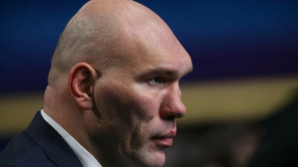 Legendarul Nikolai Valuev, fost boxer profesionist, a fost citat sa lupte in Ucraina Legendarul Nikolai Valuev, fost boxer profesionist, a fost citat sa lupte in Ucraina