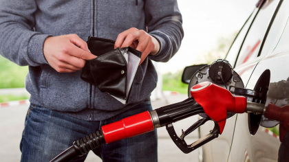 Carburantii - din ce in ce mai scumpi. Noile preturi stabilite de ANRE pentru benzina si motorina - FOTO Carburantii - din ce in ce mai scumpi. Noile preturi stabilite de ANRE pentru benzina si motorina - FOTO
