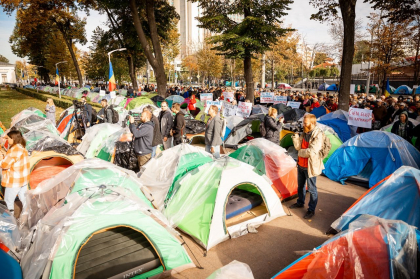 Politia s-a adresat in instanta de judecata, dupa ce primaria capitalei nu a dat curs solicitarii oamenilor legii de a sista protestul din fata Parlamentului 