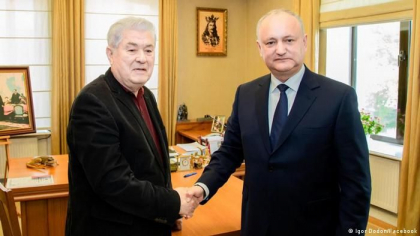 SCANDAL in Blocul Comunistilor si Socialistilor. PCRM: "Dragostea fata de putere si bani l-a transformat pe Dodon intr-o prostituata politica"
SCANDAL in Blocul Comunistilor si Socialistilor. PCRM: "Dragostea fata de putere si bani l-a transformat pe Dodon intr-o prostituata politica"