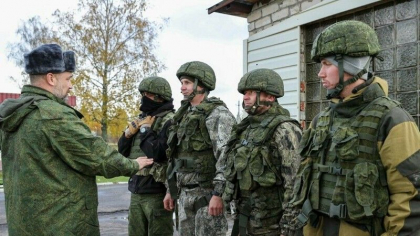 Marturia unui soldat rus care s-a predat in Ucraina: "Am cautat pe Google cum sa fac asta" Marturia unui soldat rus care s-a predat in Ucraina: "Am cautat pe Google cum sa fac asta"
