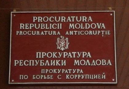 Perchezitii la un ex-sef al Directiei Generale Combaterea Coruptiei a CNA. De ce este invinuit Perchezitii la un ex-sef al Directiei Generale Combaterea Coruptiei a CNA. De ce este invinuit