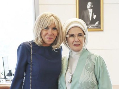 Erdogan face glume pe seama relatiei complicate pe care o are cu Macron: „Sotiile noastre se inteleg bine, nu si noi” Erdogan face glume pe seama relatiei complicate pe care o are cu Macron: „Sotiile noastre se inteleg bine, nu si noi”