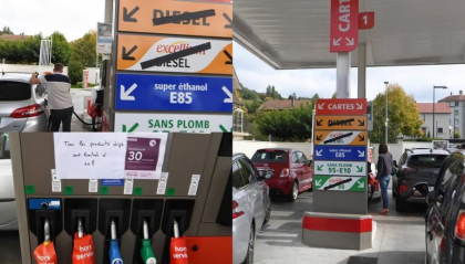 15% dintre benzinariile din Franta s-au inchis, din lipsa de carburant
15% dintre benzinariile din Franta s-au inchis, din lipsa de carburant
