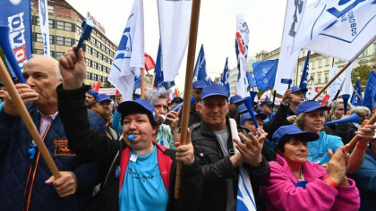 Mii de oameni au participat la proteste „impotriva saraciei”, in Cehia si Solvacia Mii de oameni au participat la proteste „impotriva saraciei”, in Cehia si Solvacia