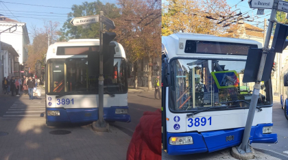 Un troleibuz - avariat, dupa ce a ajuns intr-un stalp, in capitala. Ce spun responsabilii de la RTEC. Imagini de la locul accidentului - FOTO Un troleibuz - avariat, dupa ce a ajuns intr-un stalp, in capitala. Ce spun responsabilii de la RTEC. Imagini de la locul accidentului - FOTO