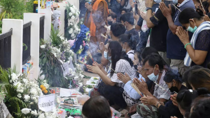 O fetita de 3 ani, singurul supravietuitor al atacului asupra gradinitei din Thailanda unde au fost ucise 38 de persoane: „Nu avea nicio idee ce s-a intamplat cand s-a trezit”