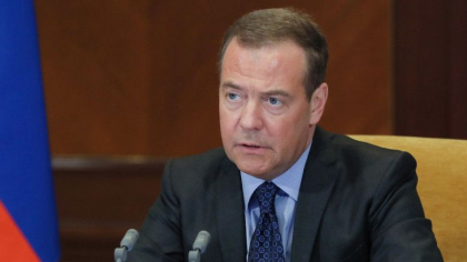 Medvedev vrea „demontarea completa” a regimului de la Kiev: Bombardamentele sunt primul episod. Vor mai urma si altele Medvedev vrea „demontarea completa” a regimului de la Kiev: Bombardamentele sunt primul episod. Vor mai urma si altele
