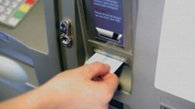 Au furat aprope 300 mii de lei de pe carduri bancare, dupa ce obtineau datele persoanele prin intermediul retelelor de socializare. Un membru al unui grup criminal organizat - trimisa in judecata Au furat aprope 300 mii de lei de pe carduri bancare, dupa ce obtineau datele persoanele prin intermediul retelelor de socializare. Un membru al unui grup criminal organizat - trimisa in judecata