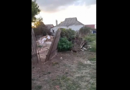 Noua „reusita” a armatei ruse: Un tanc a „eliminat” din greseala o casa din Crimeea in care se afla o fetita de 11 ani - VIDEO Noua „reusita” a armatei ruse: Un tanc a „eliminat” din greseala o casa din Crimeea in care se afla o fetita de 11 ani - VIDEO