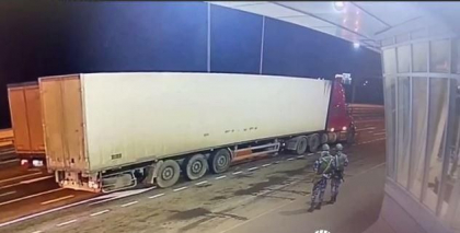 Cum se incurca in minciuni rusii: Scanarea camionului cu explozibil arata altfel decat imaginile camerei de supraveghere - FOTO Cum se incurca in minciuni rusii: Scanarea camionului cu explozibil arata altfel decat imaginile camerei de supraveghere - FOTO