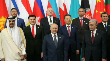 Putin a anuntat formarea unor noi "centre de putere" in Asia si pune din nou Occidentul la zid: "Lumea devine multipolara" Putin a anuntat formarea unor noi "centre de putere" in Asia si pune din nou Occidentul la zid: "Lumea devine multipolara"