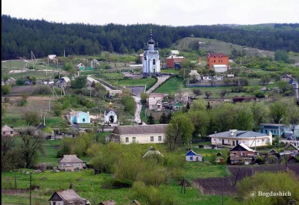 Inainte si dupa: Ce a ramas dintr-un sat ucrainean pitoresc dupa retragerea armatei ruse - VIDEO Inainte si dupa: Ce a ramas dintr-un sat ucrainean pitoresc dupa retragerea armatei ruse - VIDEO