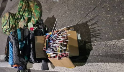 Obiecte periculoase la protestatari si produse pirotehnice in corturi. Precizarile politiei - FOTO