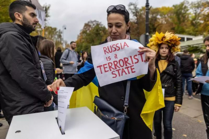 Protest inedit la Varsovia. Polonezii au „anexat” ambasada Rusiei Protest inedit la Varsovia. Polonezii au „anexat” ambasada Rusiei